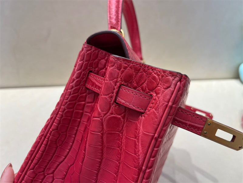 Side view of streamlined structured handbag