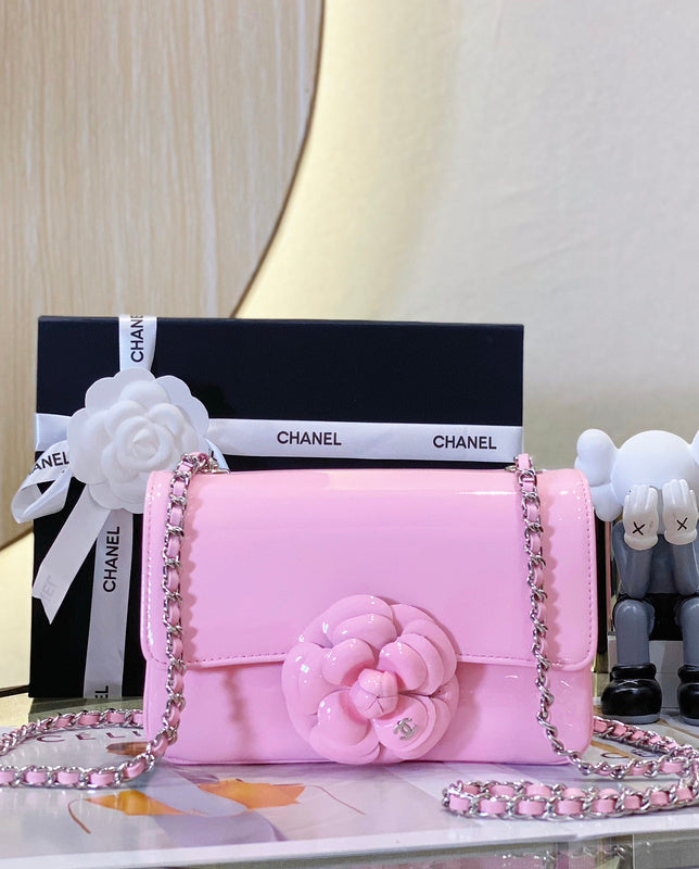  women's handbag, mid design, view 2