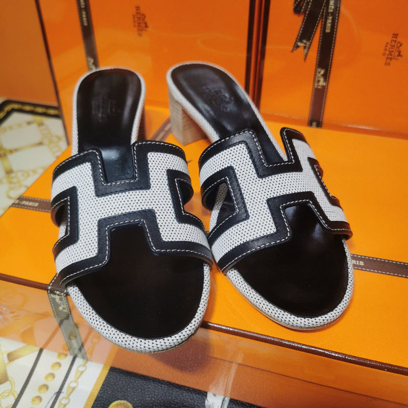 Hermes sandals Style 054 - back heel detail