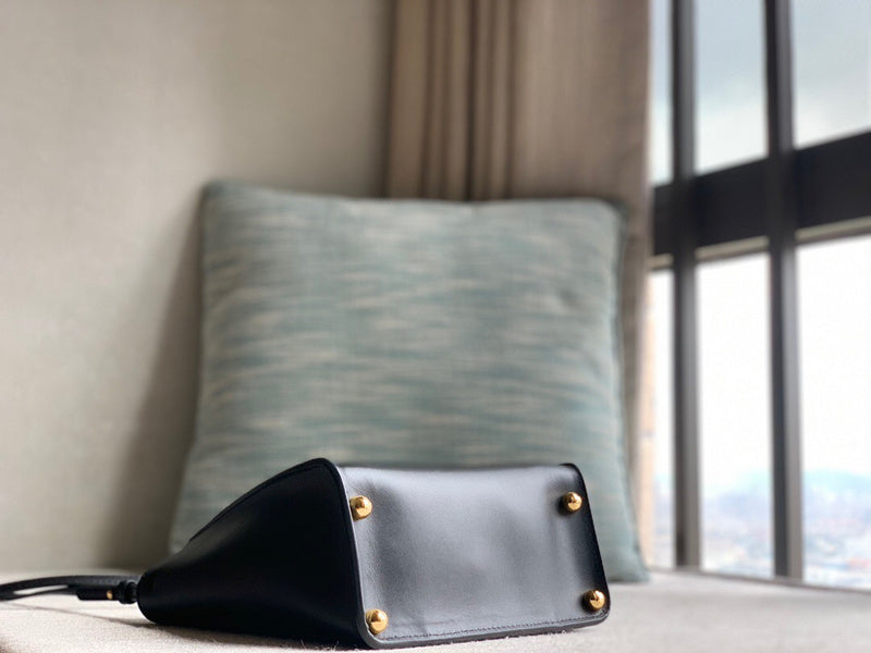 Ziva's Charm handbag – styled view (10cm*20cm*17.5cm)