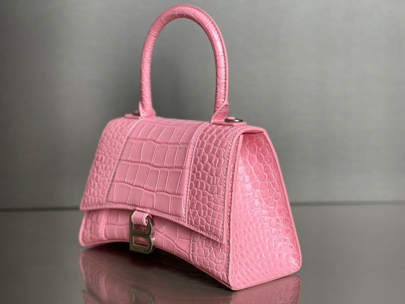 Zivas Charm Effortless Elegance Statement Handbag (Refined Practical Design) – Close-Up Detail