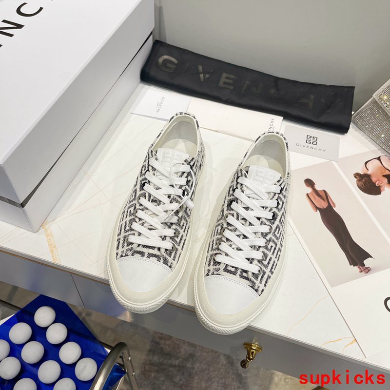 Givenchy shoes Style 102 - side profile detail