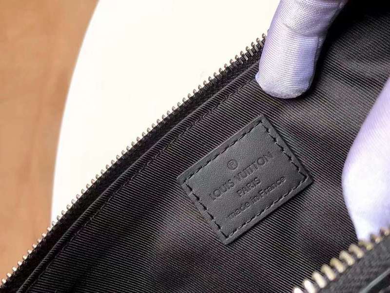 Front view of modern classic women's handbag – women's luxury handbag