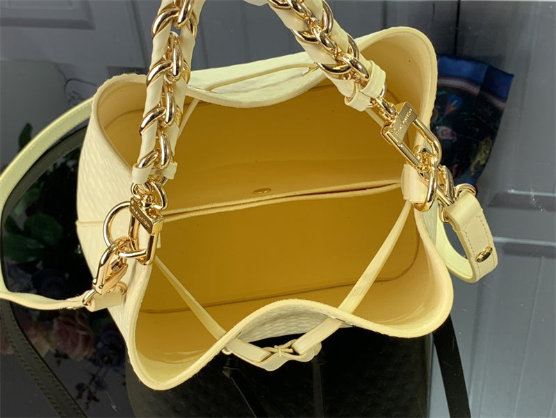  handbag interior and compartment view 15