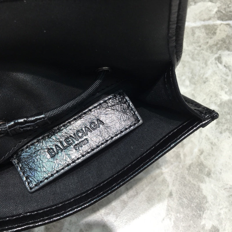 Elegant Premium PU Leather Handbag - Statement Silhouette | Women's Premium Handbag #175 - texture close-up (image 9) of designer-inspired handbag