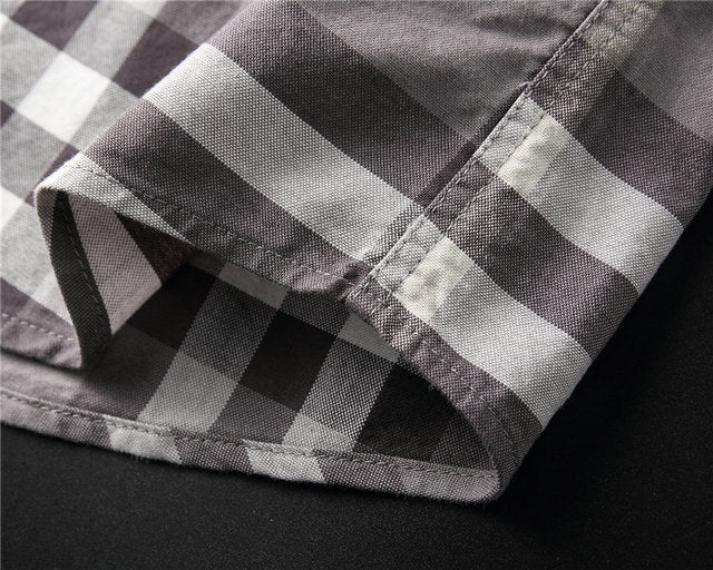 Texture and finish detail of Burberry luxury piece style No.571