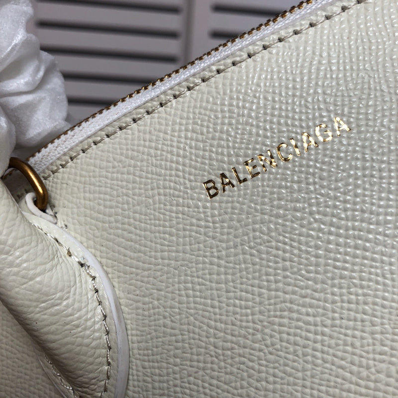 Interior view of chic statement women's handbag – women's everyday handbag