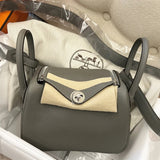  Refined everyday bag front view