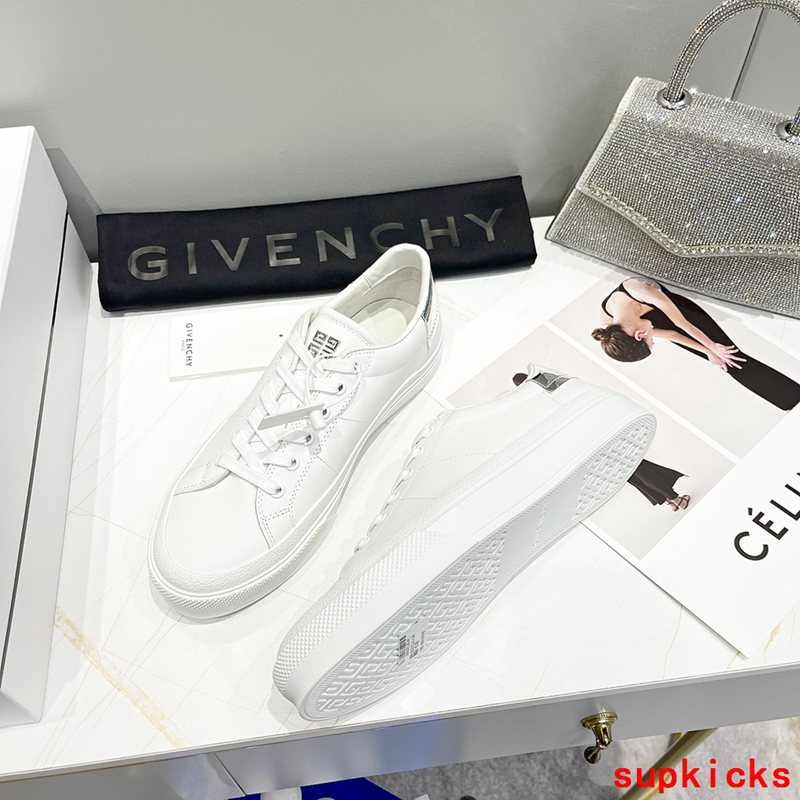 Givenchy Black Low-Top Sneakers - Heel Detail View