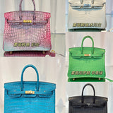  Refined structured bag carried on shoulder