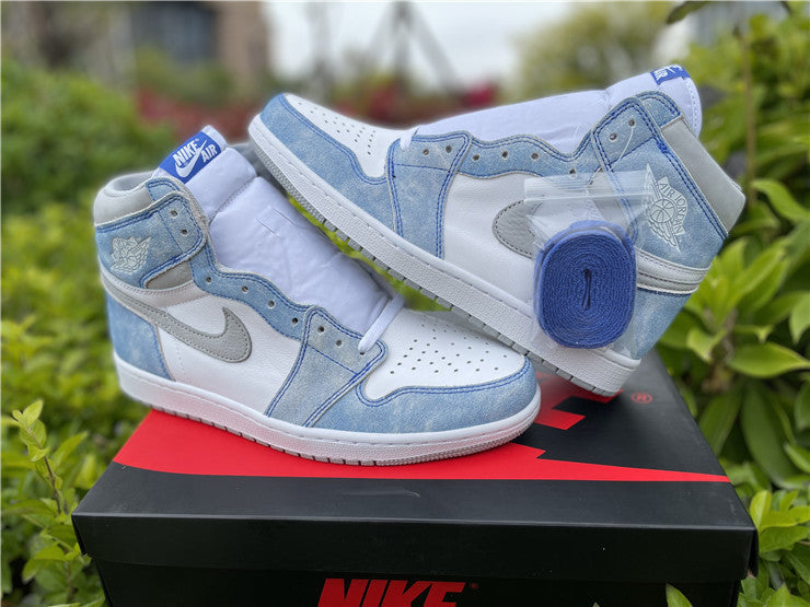 Nike crisp white luxury sneakers view 8 retro runner design