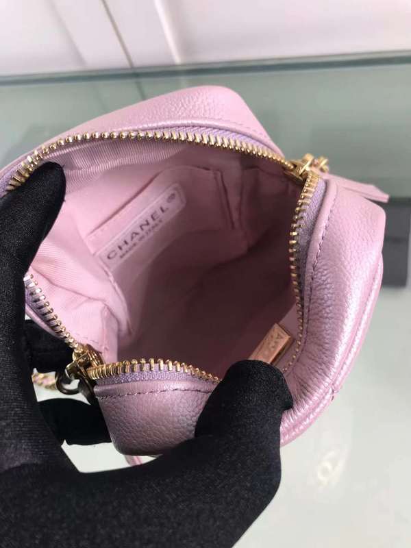 Zivas Charm Classic Sensibility Fashion Handbag (Premium Everyday Carry) – Close-Up Detail