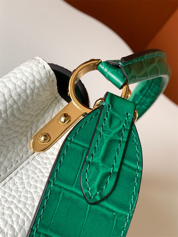  everyday bag interior and compartment view 9