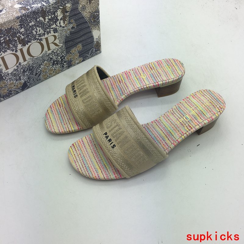 Dior shoes Style 032 - sole and craftsmanship detail (alternate angle)