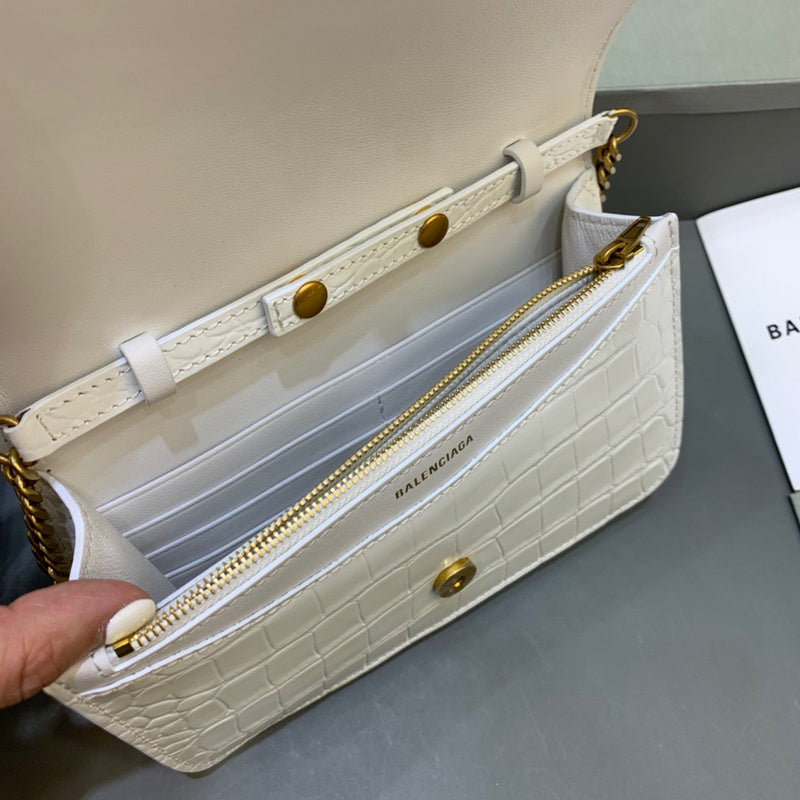 Classic Faux Leather Handbag - Everyday Elegance | Women's Luxury Handbag #480 - texture close-up (image 9) of designer-inspired handbag