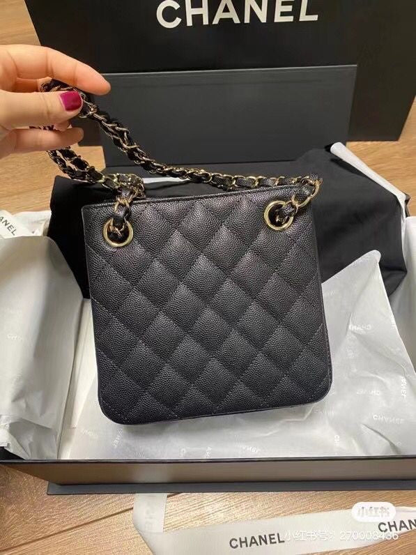  handbag, compact everyday style, image 3