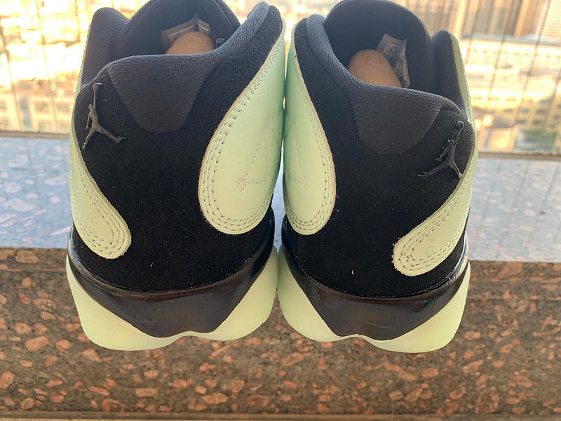 Nike Men's & Women's Designer Lifestyle Shoes — Style 224 close-up view