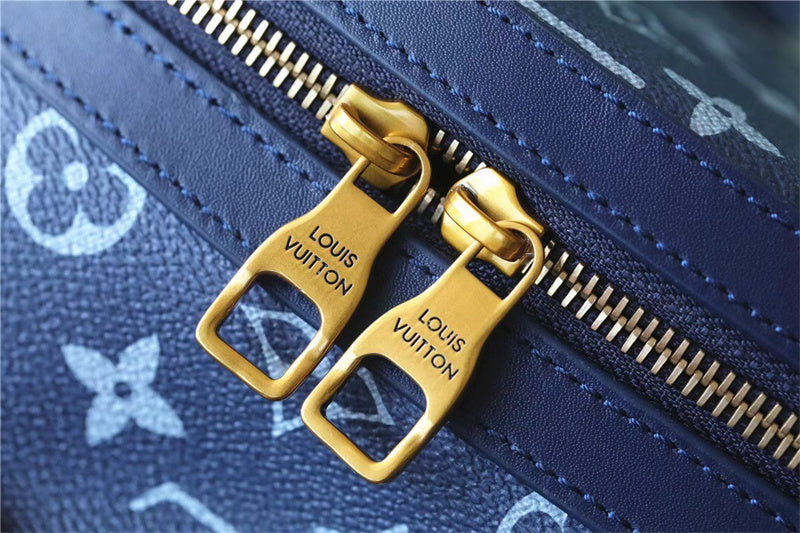  everyday bag close-up of hardware and finish