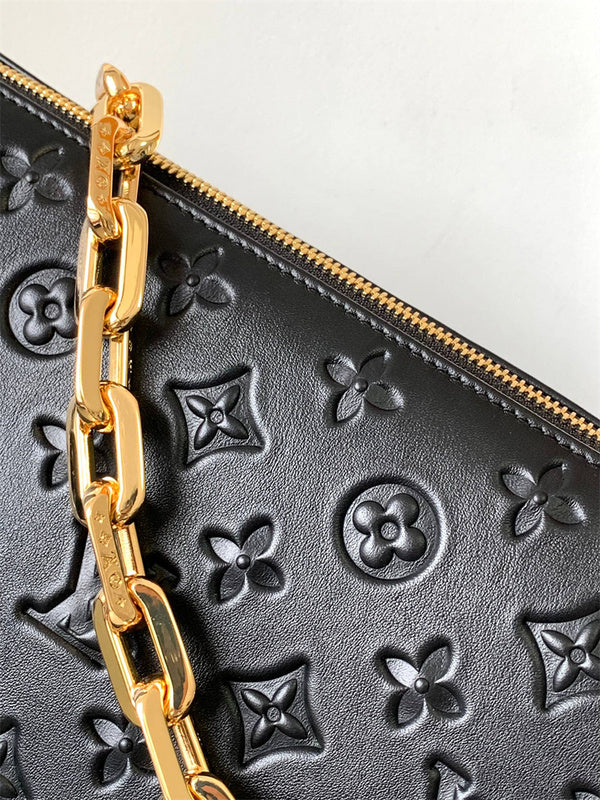  classic everyday bag styled with outfit