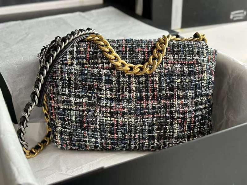 Zivas Charm Classic Sensibility Everyday Handbag (Designer-Inspired Craftsmanship) – Close-Up Detail