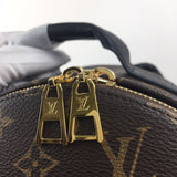 Side profile of classic modern women's handbag – women's luxury accessory