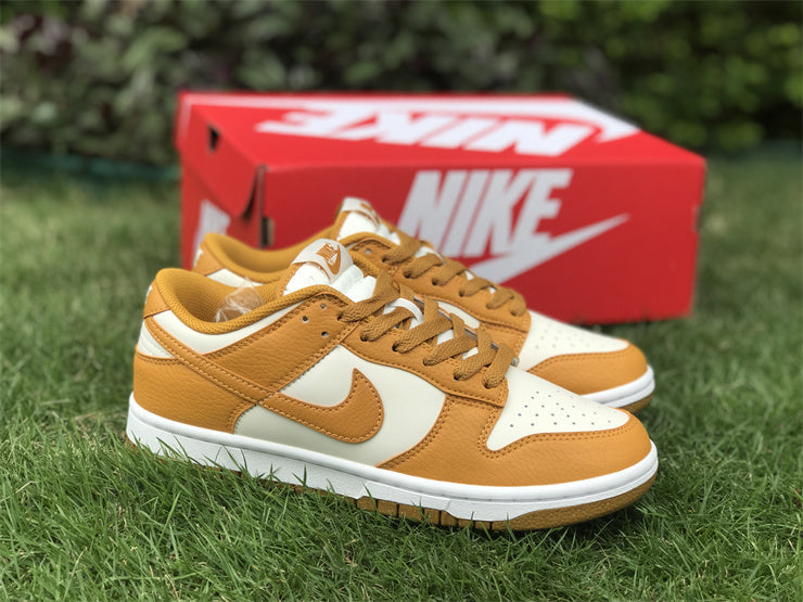 Nike clean off-white luxury sneakers view 22 padded collar comfort