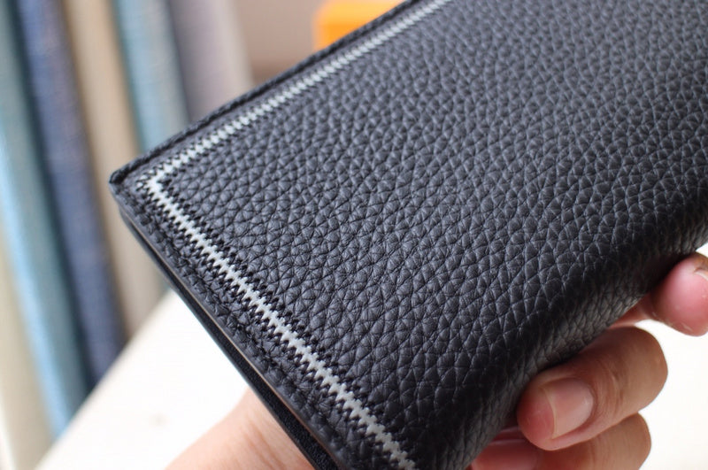 Styled lifestyle shot of signature structured women's handbag – women's everyday handbag