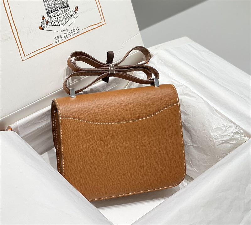 Streamlined bag women's premium everyday handbag