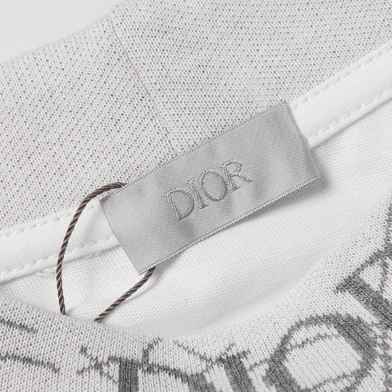 Full styled look of Louis Vuitton cotton t-shirt with contemporary cut