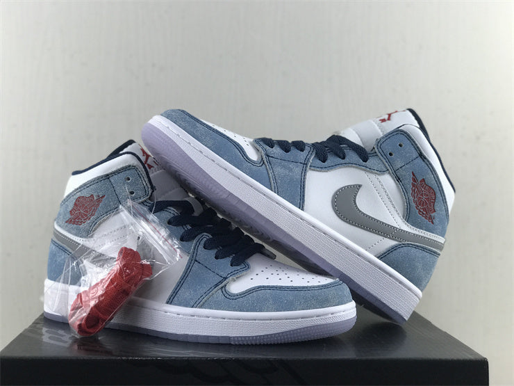 Nike classic monochrome luxury sneakers view 12 retro runner design