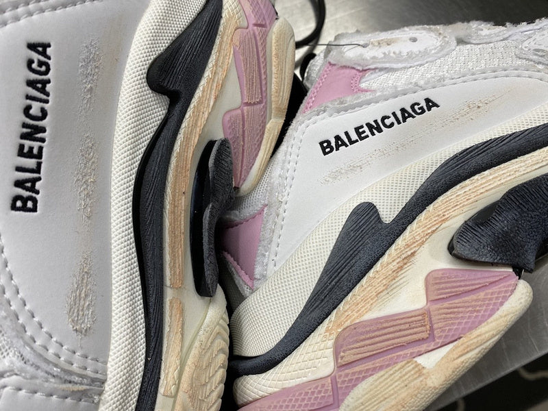 Zivas Charm Sleek Silhouette Designer Shoes (Effortless Everyday Style) – Detail View