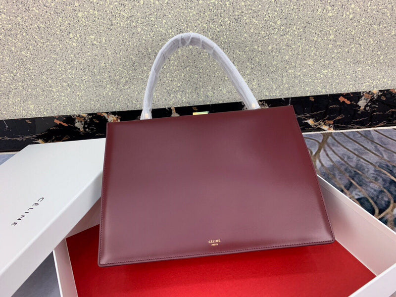 Side profile of chic everyday-luxe women's handbag – women's everyday handbag