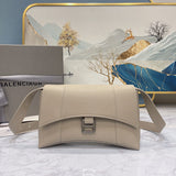 Zivas Charm Refined Everyday Style Statement Handbag (Versatile Style Statement) – Front View 2