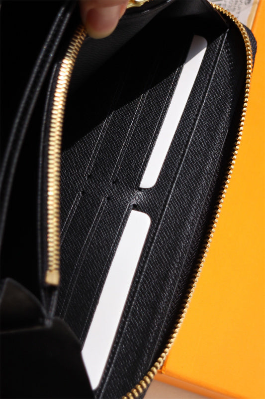  chic carryall bag styled with outfit 18