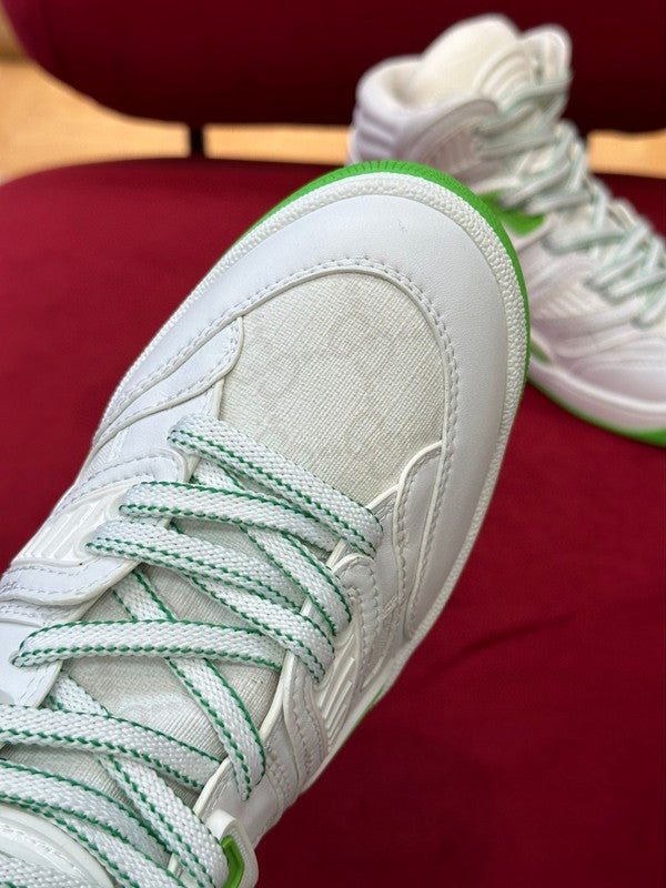 Gucci clean off-white luxury sneakers view 6 padded collar comfort