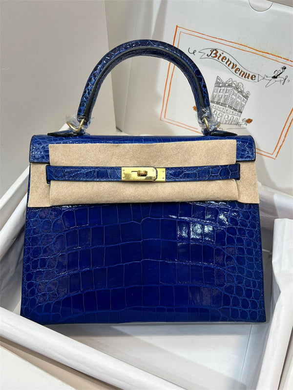  structured everyday bag styled with outfit