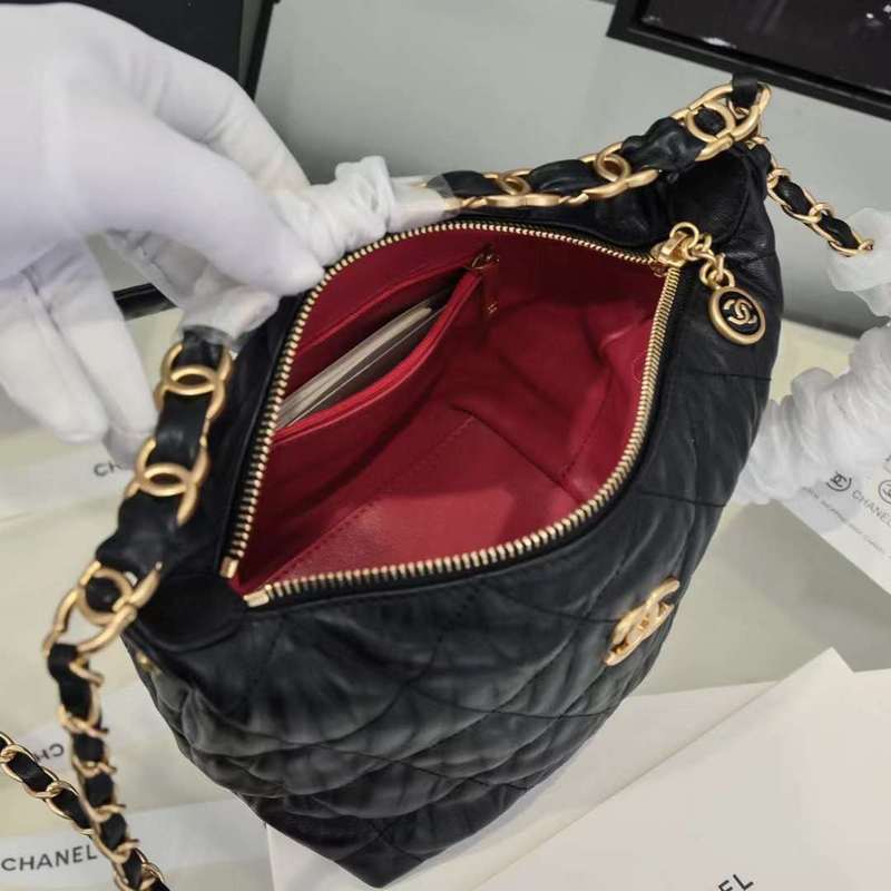 Zivas Charm Modern Minimalist Look Fashion Handbag (Structured Everyday Essential) – Lifestyle Shot