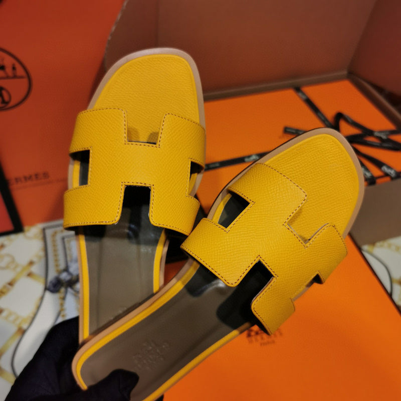 Hermes sandals Style 091 - back heel detail