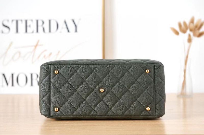 Zivas Charm Elevated Essentials Designer Handbag (Statement-Ready Design) – Styled Look