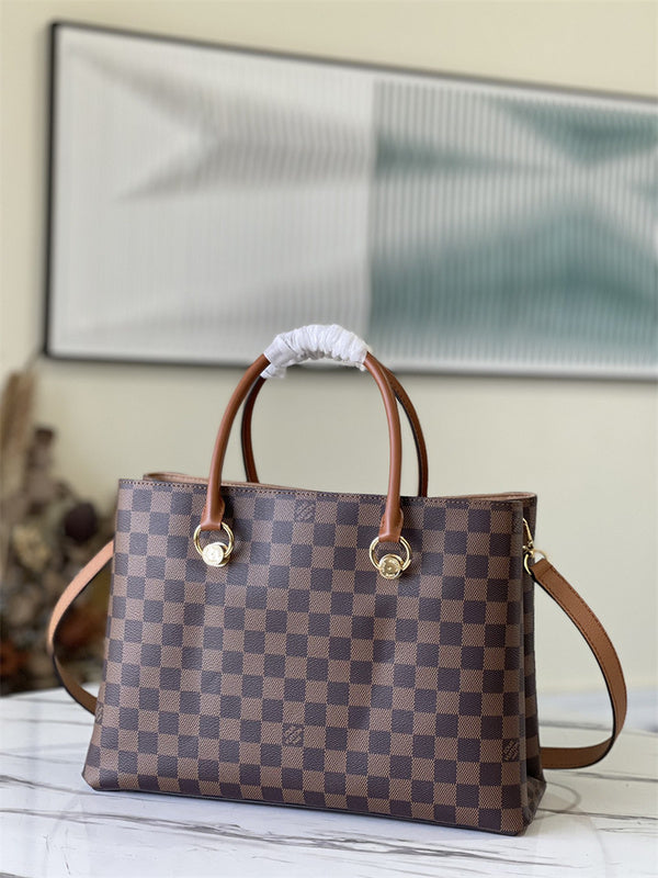  understated handbag detail view showing craftsmanship 14