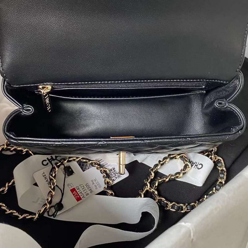 Zivas Charm Versatile Design Luxury Handbag (Contemporary Shape Language) – Full Silhouette