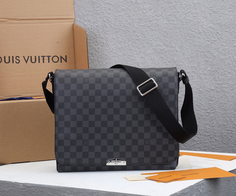 Front view of everyday-luxe signature women's handbag – women's statement bag