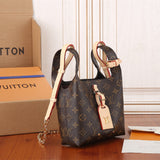  everyday bag interior and compartment view