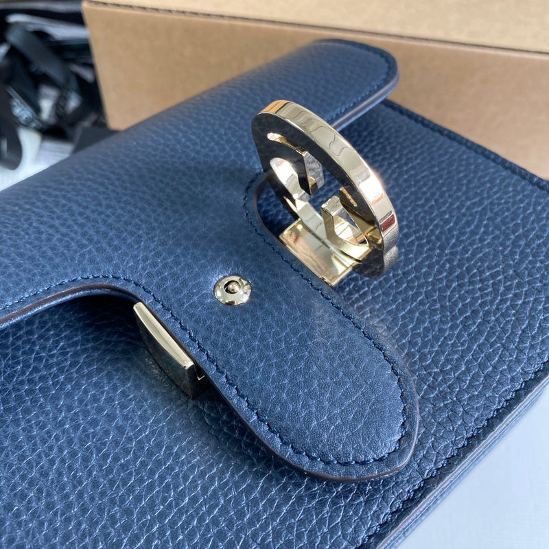 Styled lifestyle shot of elevated classic women's handbag – women's everyday handbag