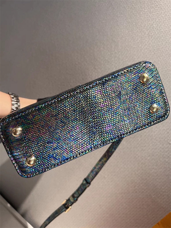  Minimalist top-handle bag front view 7