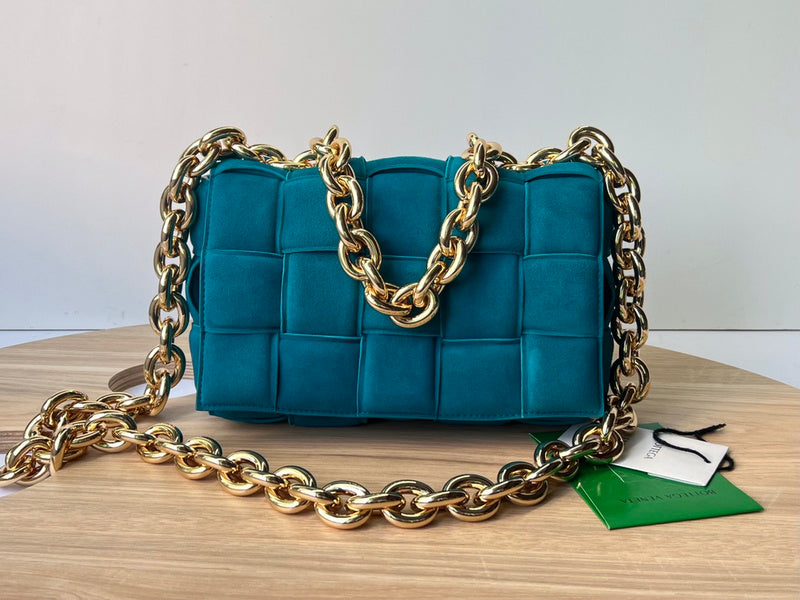 Chic Vegan Leather Handbag - Everyday Elegance | Women's Premium Handbag #1654 - texture close-up (image 9) of designer-inspired handbag