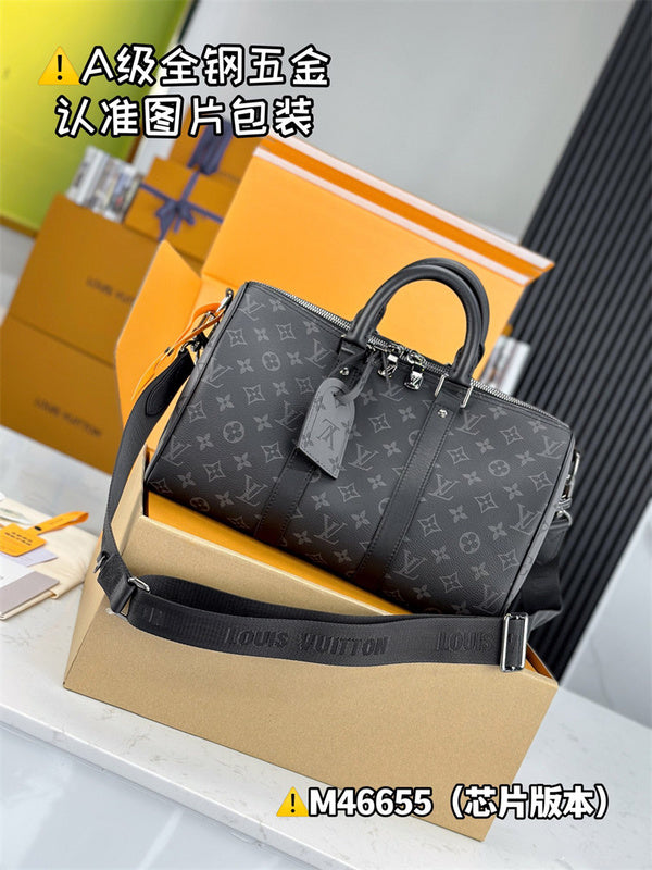  Polished crossbody bag front view