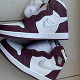 Nike Men's & Women's Designer Lifestyle Shoes — Style 164 hardware detail