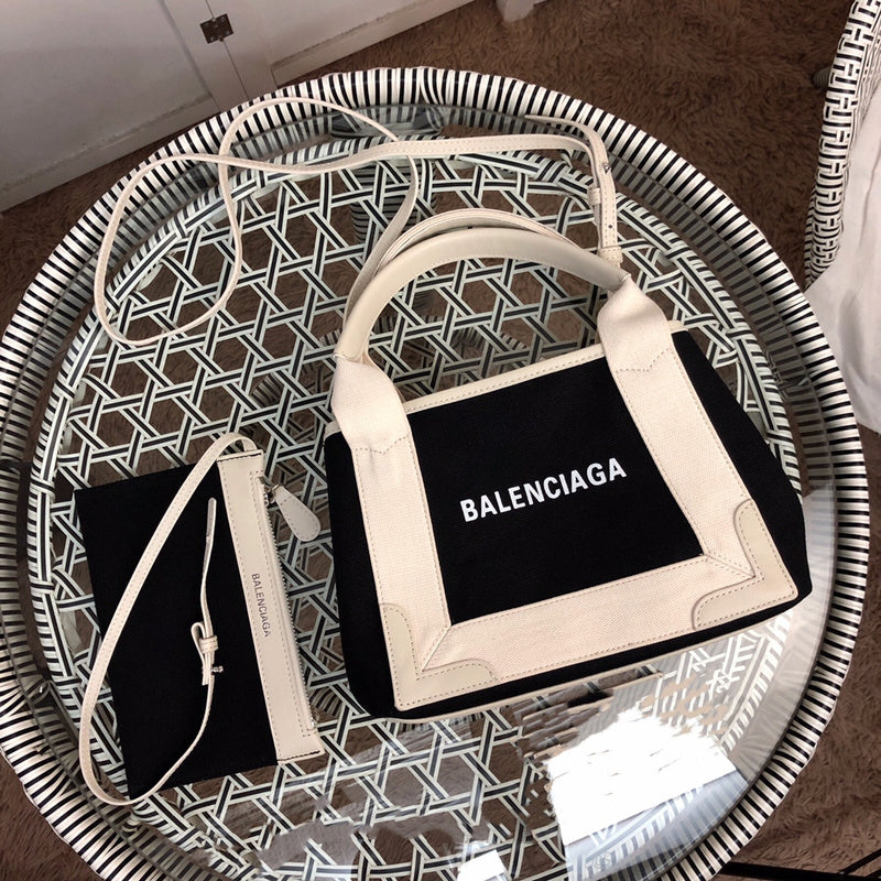 Front view of chic everyday-luxe women's handbag – women's luxury handbag
