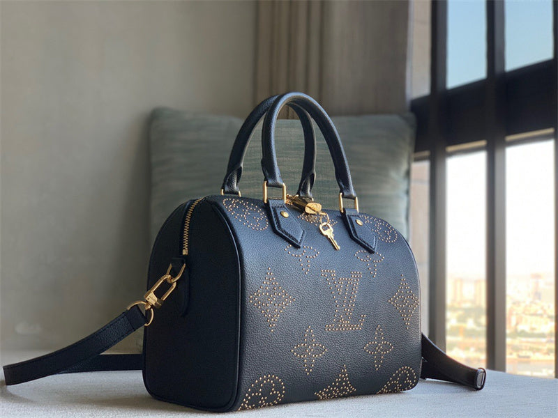  top-handle bag interior and compartment view